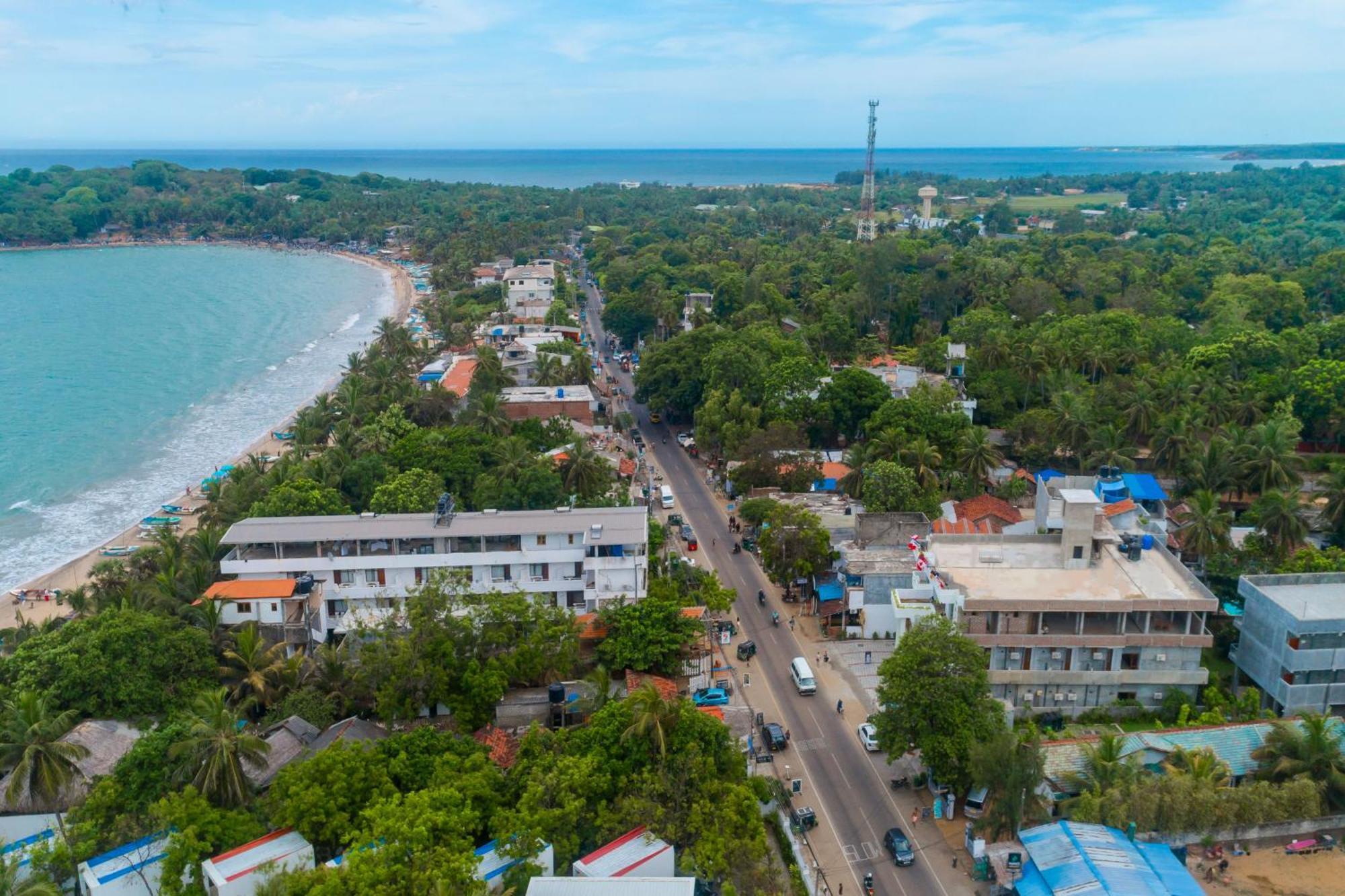 Hotel Alaskabay Arugambay ポットゥビル エクステリア 写真